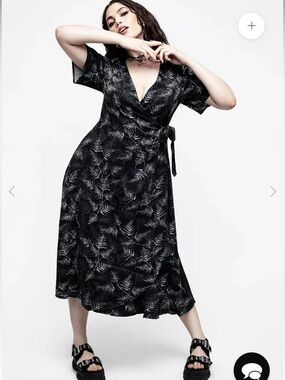 Disturbia black floral print midi wrap dress Size 6